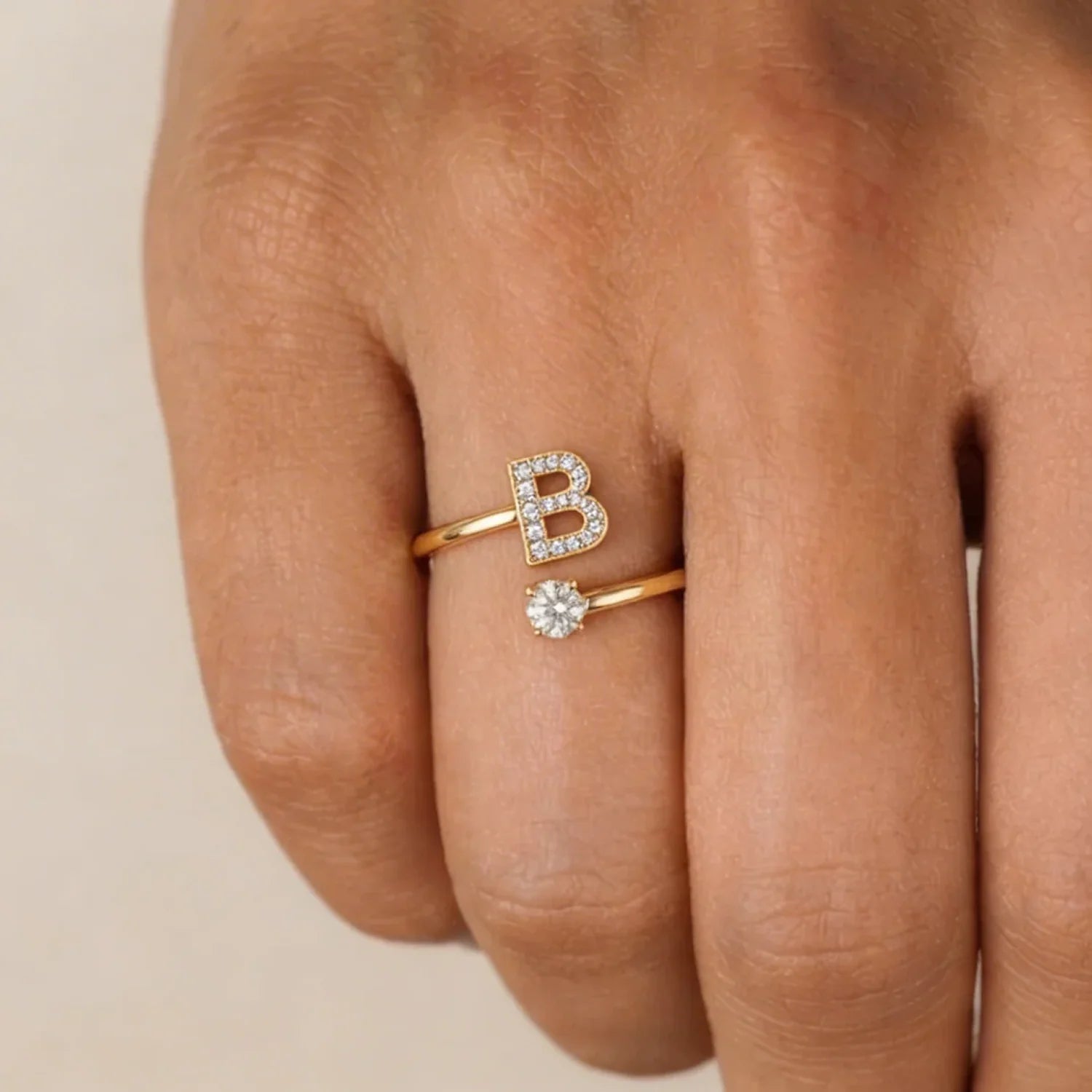 Anillo con Inicial Ajustable